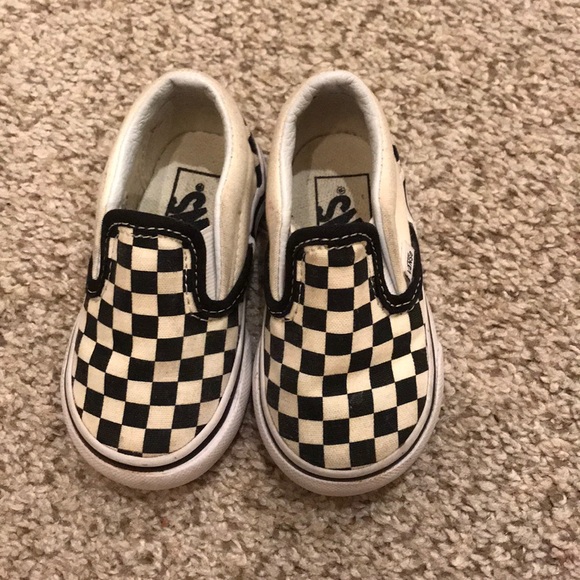 size 4 checkered vans